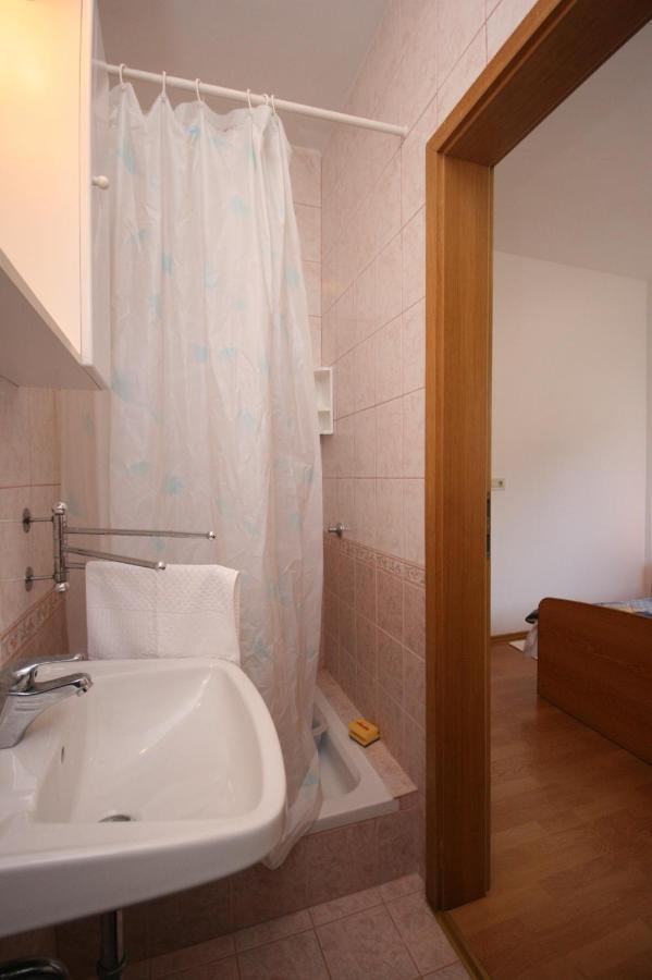 Apartment Stara Novalja 6301B Exterior photo